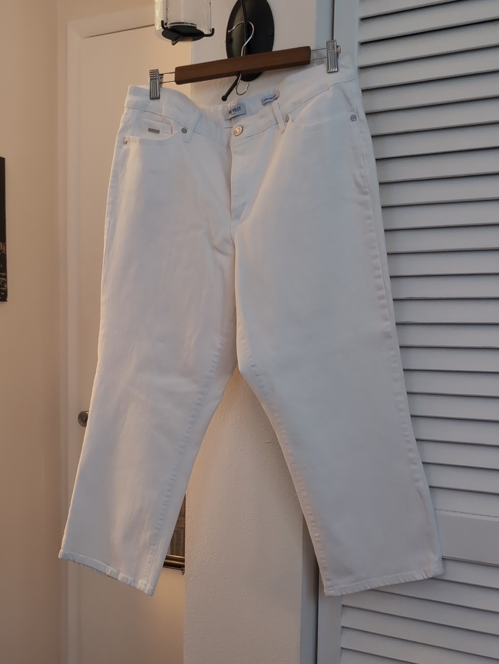 Nine West White Jeans Label Close-Up